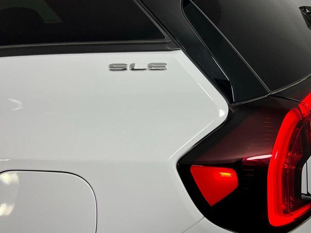 Photo of 2023 Summit White GMC Terrain