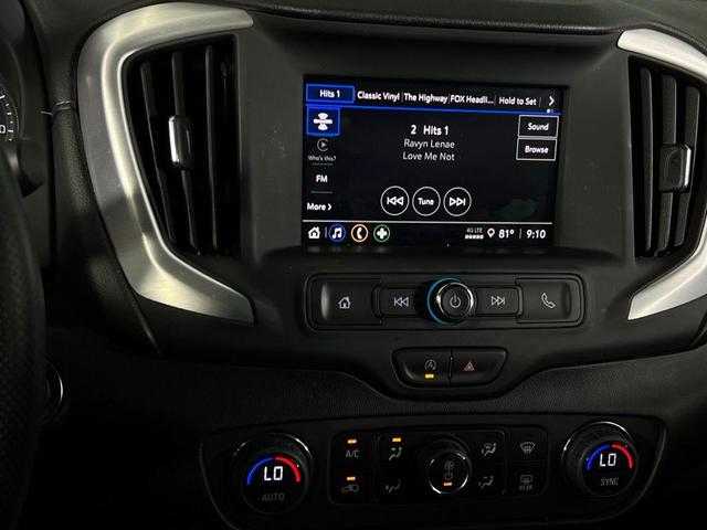 Photo of 2023 Summit White GMC Terrain