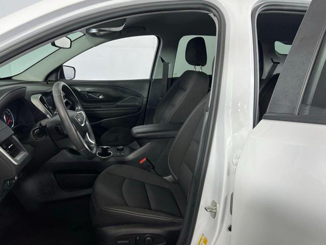Photo of 2023 Summit White GMC Terrain