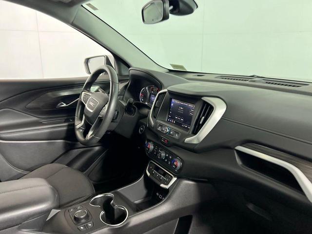 Photo of 2023 Summit White GMC Terrain