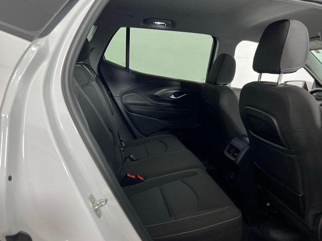 Photo of 2023 Summit White GMC Terrain