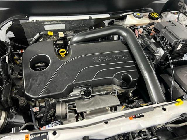 Photo of 2023 Summit White GMC Terrain