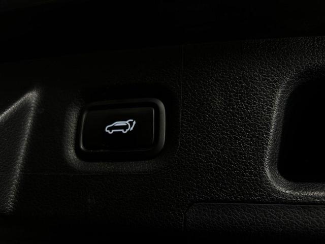 Photo of 2023 Portofino Gray Hyundai SANTA FE
