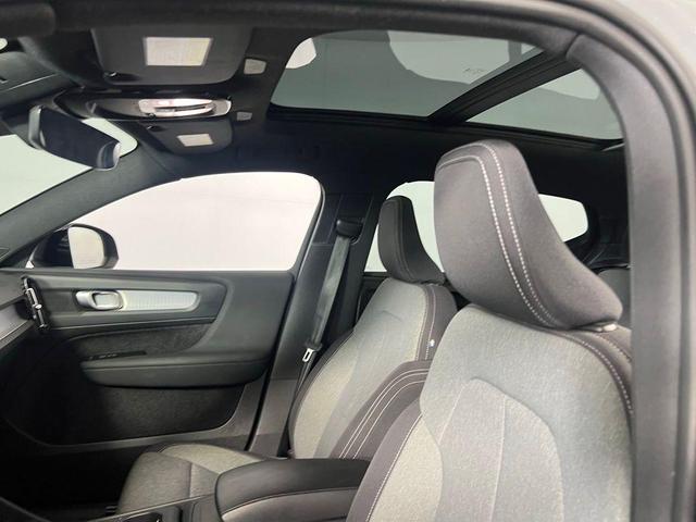 Photo of 2024 Metallic Volvo XC40