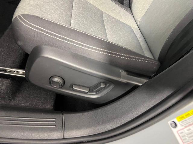 Photo of 2024 Metallic Volvo XC40