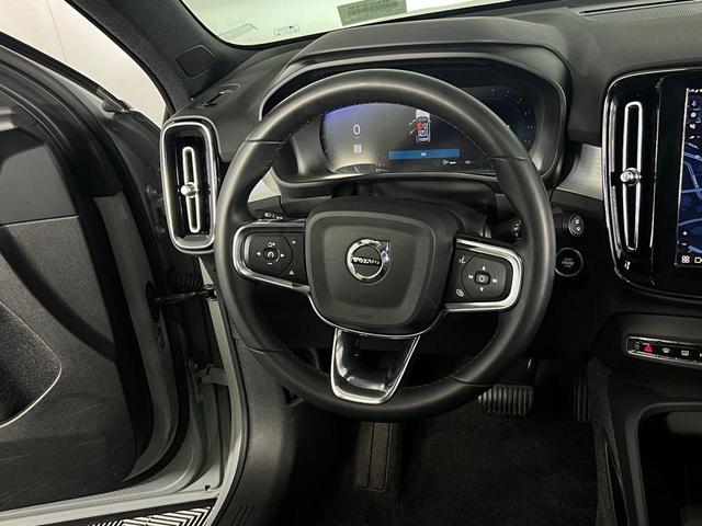 Photo of 2024 Metallic Volvo XC40