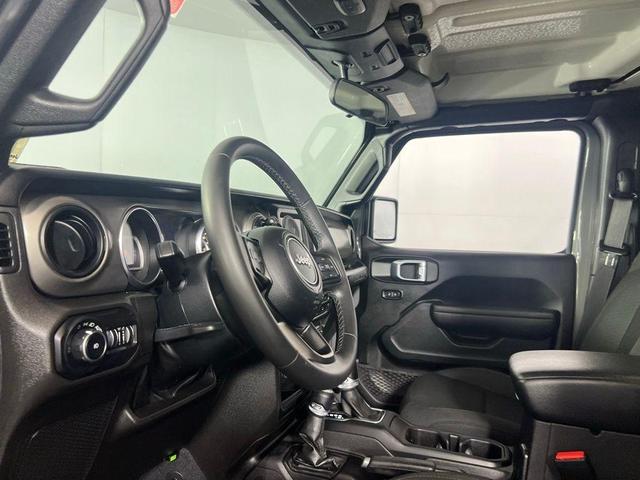 Photo of 2022 Sting Gray Clearcoat Jeep Wrangler Unlimited