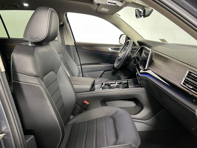 Photo of 2024 Platinum Gray Metallic Volkswagen Atlas