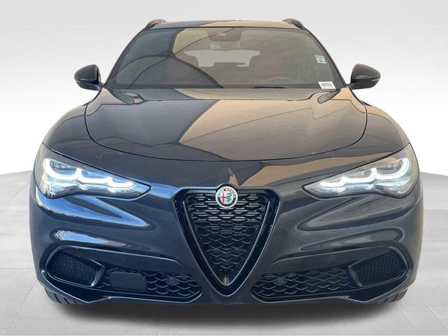 Photo of 2024 Vulcano Black Metallic Alfa Romeo Stelvio