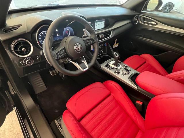 Photo of 2024 Vulcano Black Metallic Alfa Romeo Stelvio