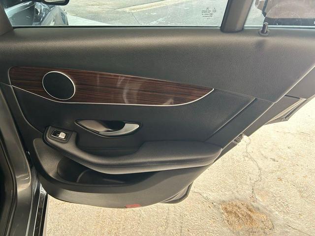 Photo of 2018 Iridium Silver Metallic Mercedes-Benz GLC 300