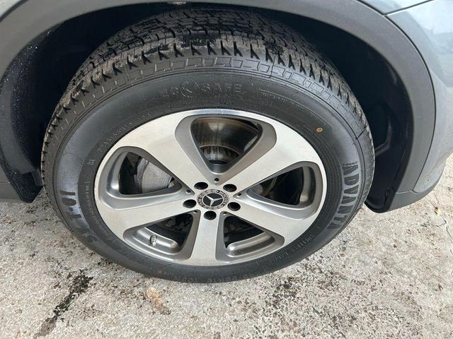 Photo of 2018 Iridium Silver Metallic Mercedes-Benz GLC 300