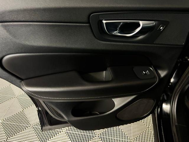 Photo of 2023 Onyx Black Metallic Volvo XC60