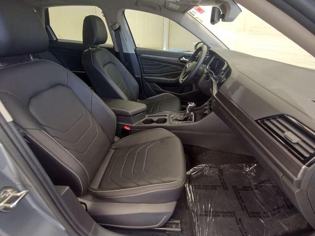 Photo of 2024 Pyrite Silver Metallic Volkswagen Jetta