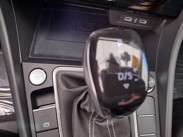 Photo of 2024 Pyrite Silver Metallic Volkswagen Jetta