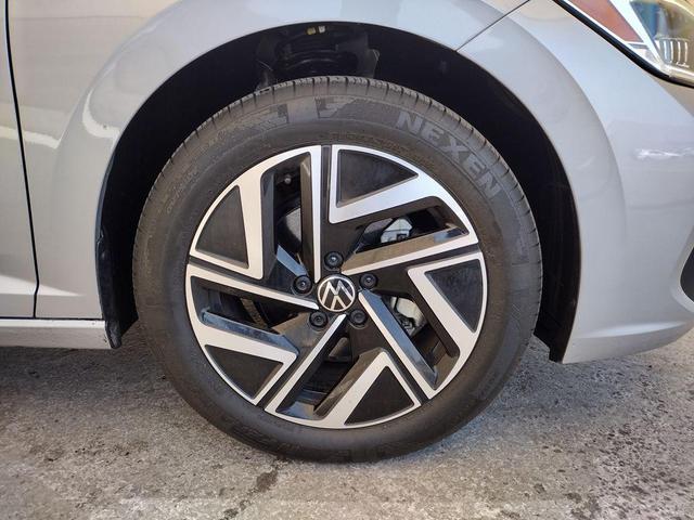 Photo of 2024 Pyrite Silver Metallic Volkswagen Jetta
