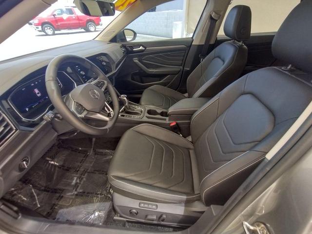 Photo of 2024 Pyrite Silver Metallic Volkswagen Jetta