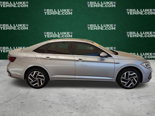 Photo of 2024 Pyrite Silver Metallic Volkswagen Jetta
