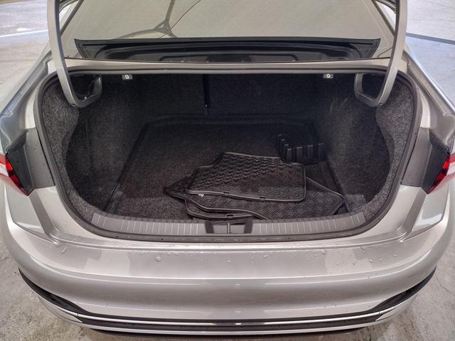 Photo of 2024 Pyrite Silver Metallic Volkswagen Jetta