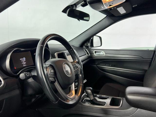 Photo of 2021 Bright White Clearcoat Jeep Grand Cherokee