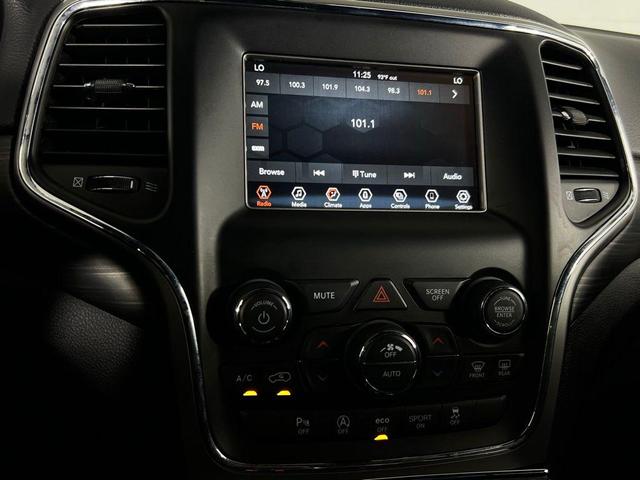 Photo of 2021 Bright White Clearcoat Jeep Grand Cherokee