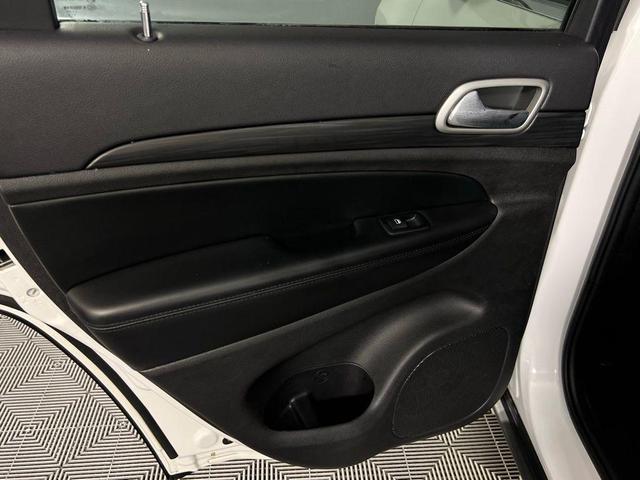 Photo of 2021 Bright White Clearcoat Jeep Grand Cherokee