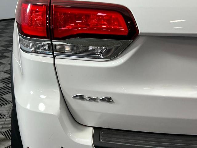Photo of 2021 Bright White Clearcoat Jeep Grand Cherokee