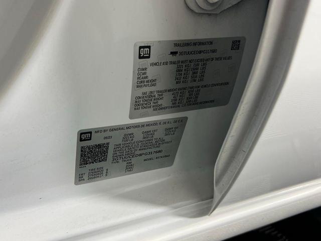 Photo of 2023 Summit White GMC Sierra 1500