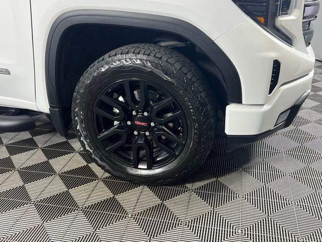 Photo of 2023 Summit White GMC Sierra 1500