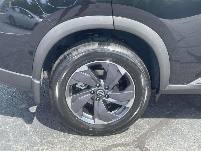 Photo of 2025 Super Black Nissan Rogue