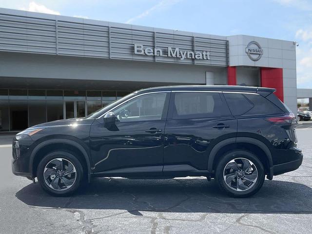 Photo of 2025 Super Black Nissan Rogue