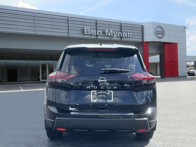 Photo of 2025 Super Black Nissan Rogue