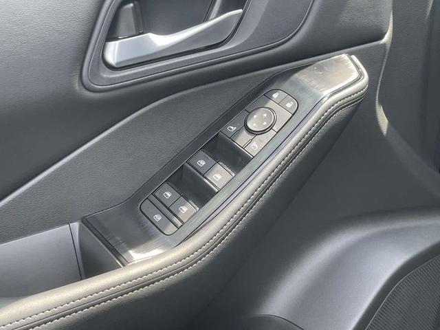 Photo of 2025 Super Black Nissan Rogue