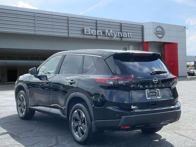 Photo of 2025 Super Black Nissan Rogue