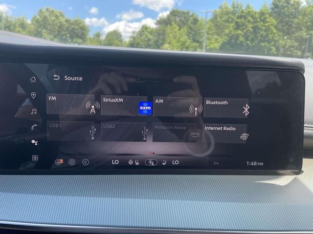 Photo of 2025 Everest White Pearl Tricoat/Super Black Nissan Murano