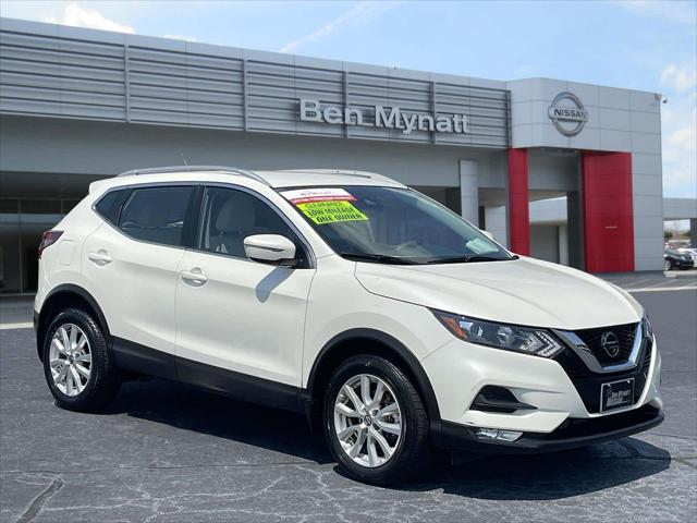 Photo of 2021 Pearl White Tricoat Nissan Rogue Sport