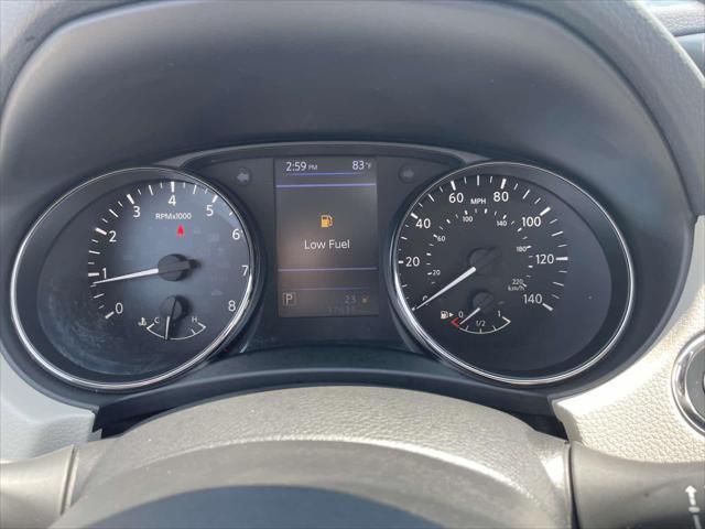 Photo of 2021 Pearl White Tricoat Nissan Rogue Sport