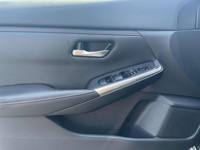 Photo of 2022 Super Black Nissan Sentra