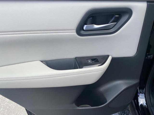 Photo of 2025 Super Black Nissan Rogue