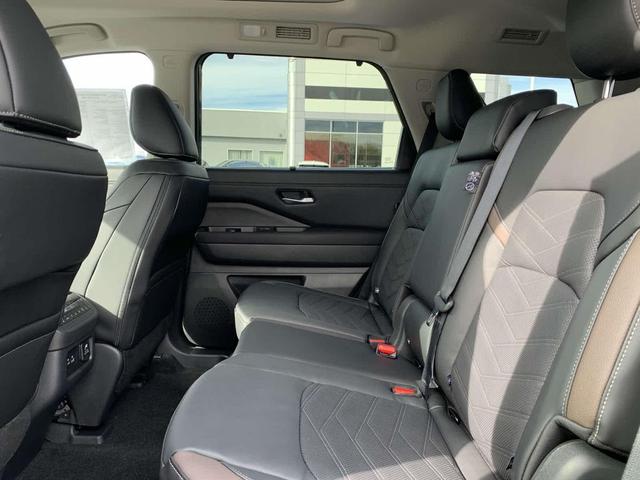 Photo of 2025 Super Black Nissan Pathfinder