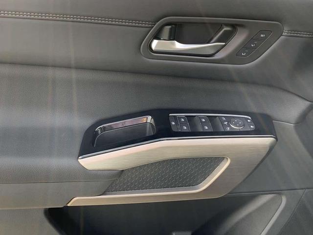 Photo of 2025 Super Black Nissan Pathfinder