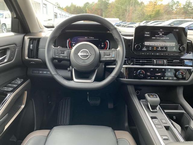 Photo of 2025 Super Black Nissan Pathfinder