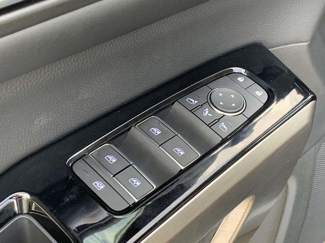 Photo of 2025 Super Black Nissan Pathfinder