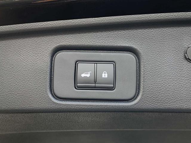 Photo of 2025 Super Black Nissan Pathfinder
