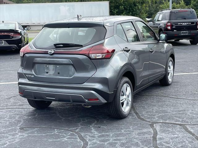 Photo of 2025 Gun Metallic Nissan Kicks