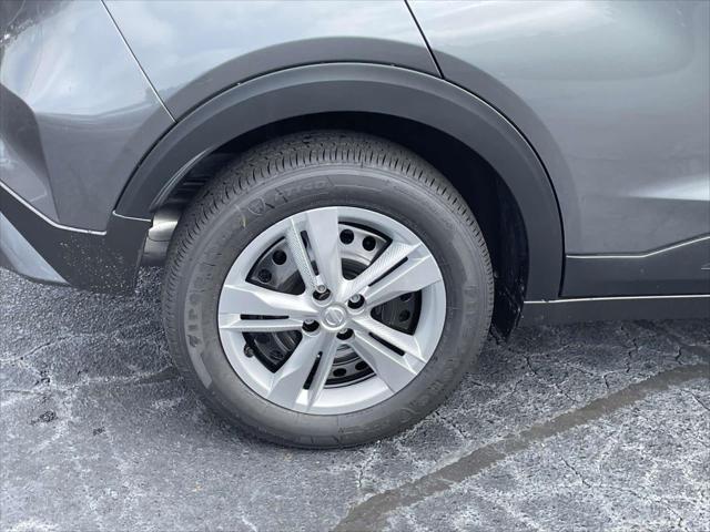 Photo of 2025 Gun Metallic Nissan Kicks