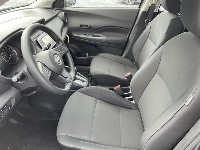 Photo of 2025 Gun Metallic Nissan Kicks