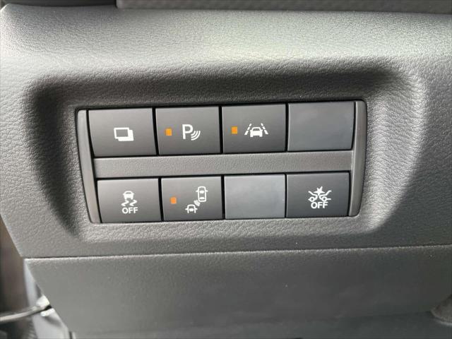 Photo of 2025 Gun Metallic Nissan Kicks