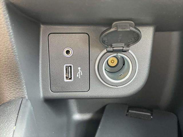 Photo of 2025 Gun Metallic Nissan Kicks