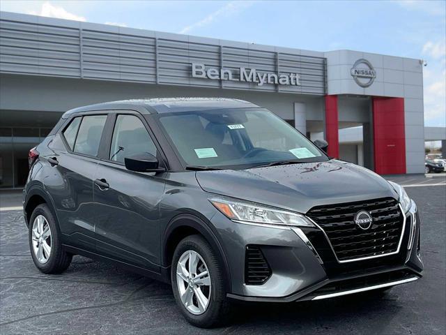 Photo of 2025 Gun Metallic Nissan Kicks